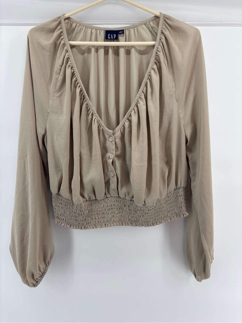 GAP Womens Petite L Beige Long Sleeve V-Neck Smocked Waist Button Blouse